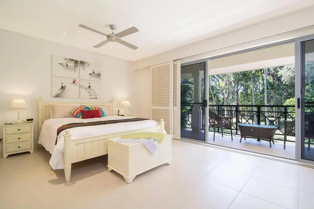 Whispering Palms - Beachfront Port Douglas Avustralya